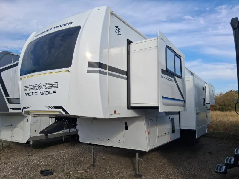 2026 Forest River Cherokee Arctic Wolf Suite 3950 SUITE - Photo 2