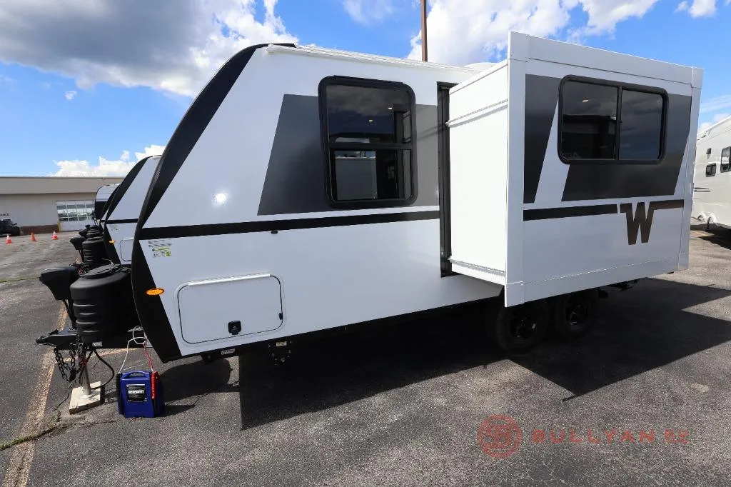 2026 Winnebago Micro Minnie 2108DS - Photo 4