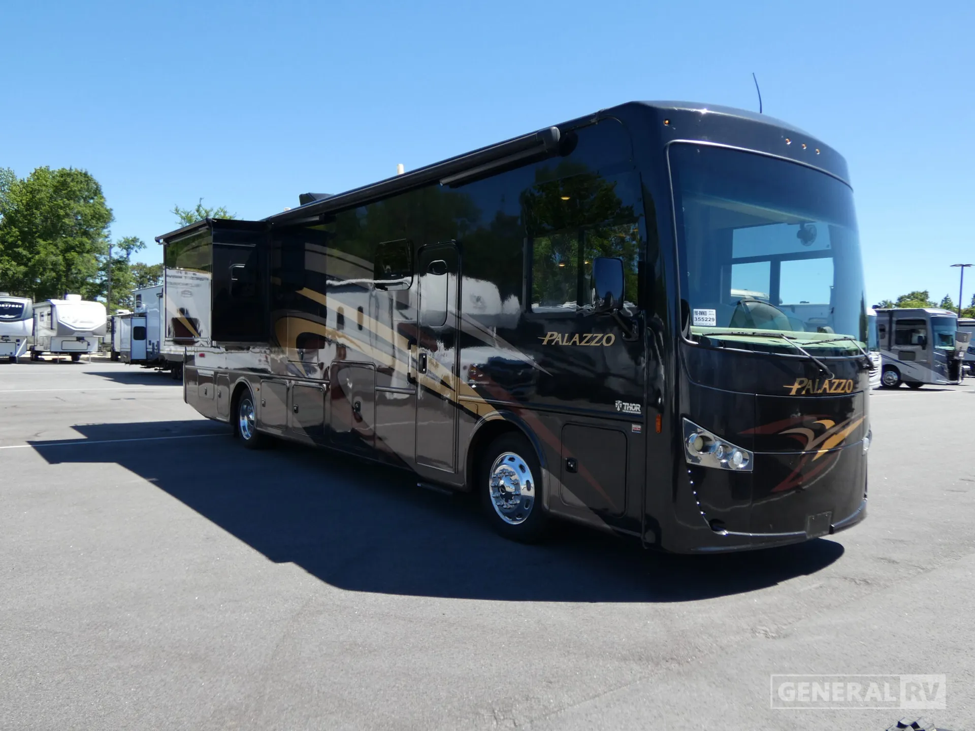 2018 Thor Motor Coach Palazzo 36.3 - Photo 2