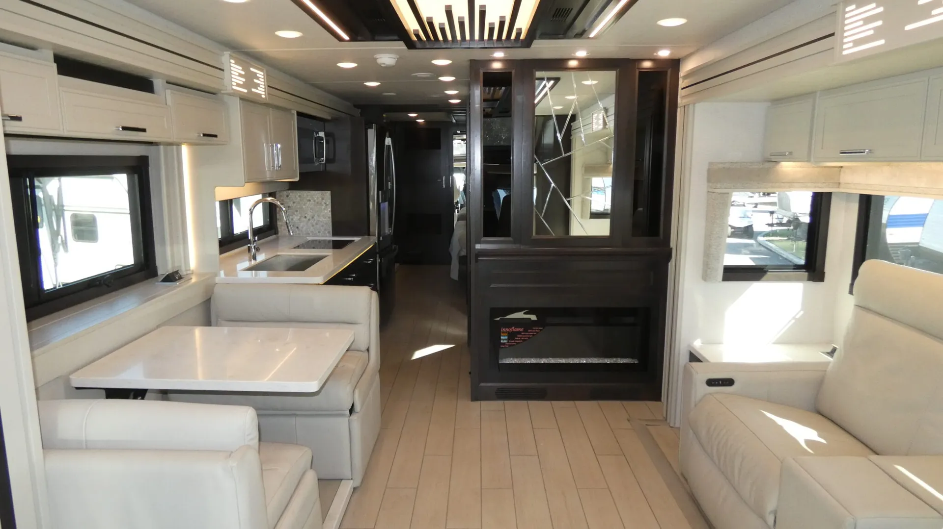 2026 Entegra Coach Centurion 39K - Photo 3