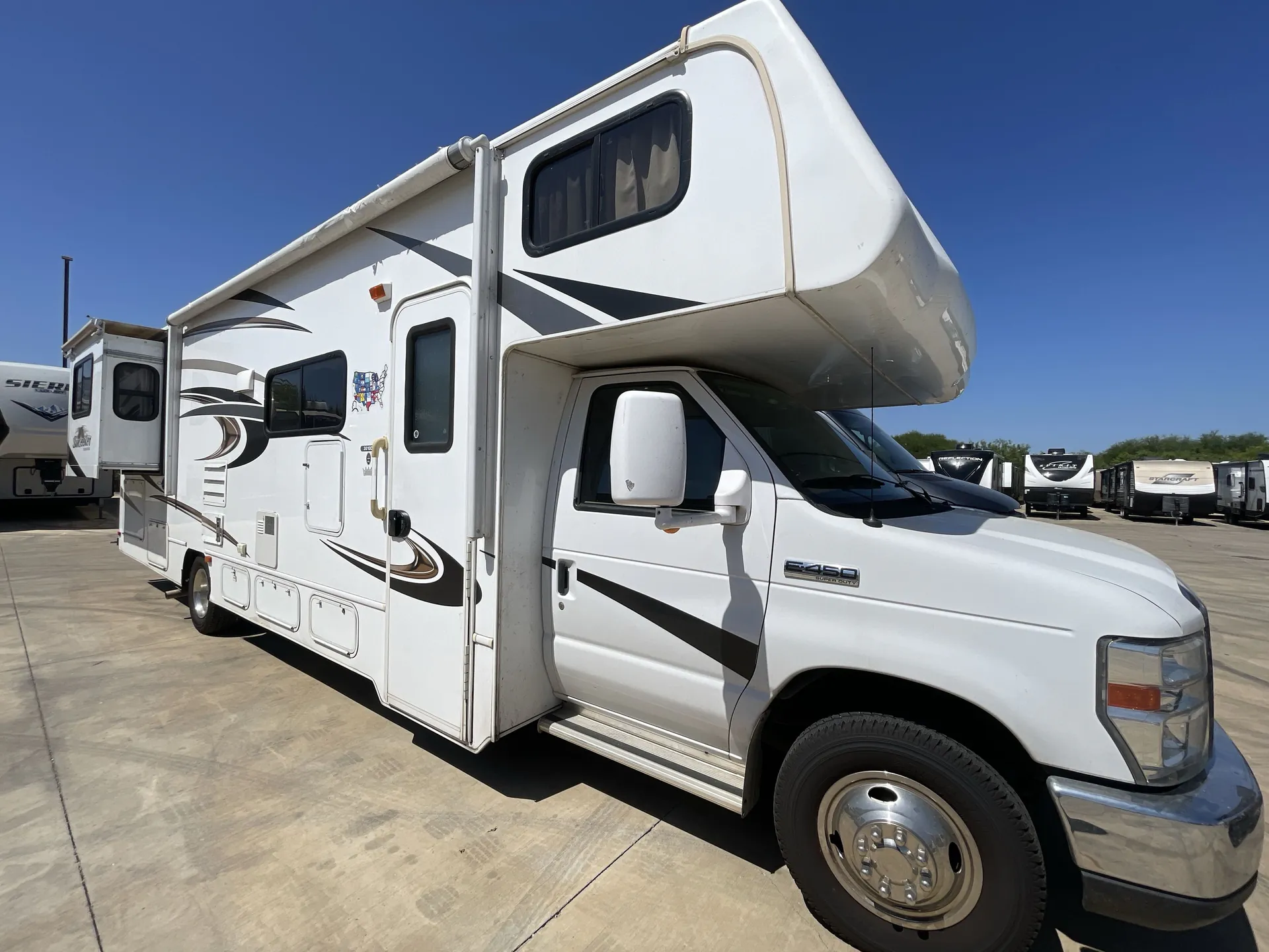 2014 Forest River Sunseeker 3010DS - Photo 2
