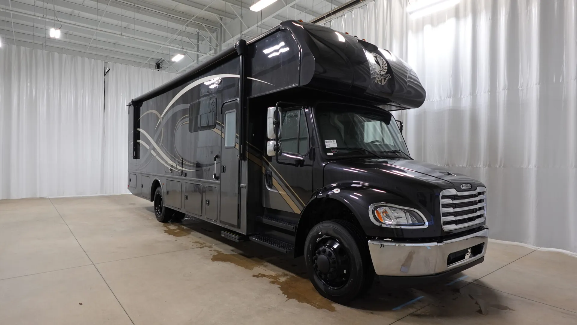 2026 NeXus RV Wraith 32F - Photo 2