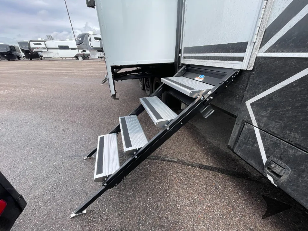 2026 Brinkley Model G 3520, Photos photo 47