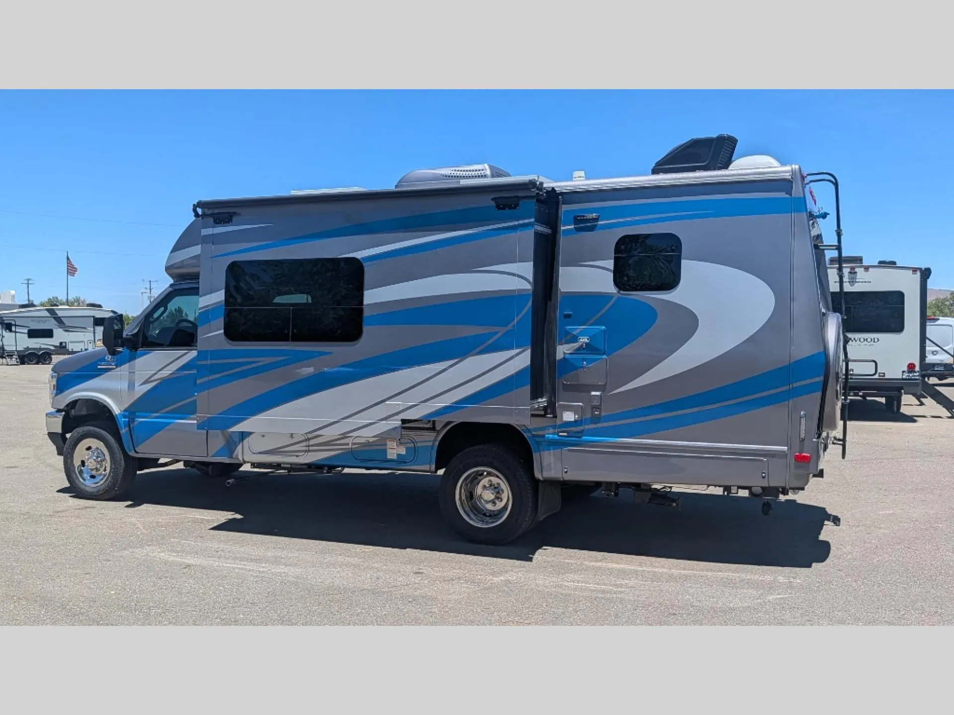 2021 Phoenix Cruiser 2400 - Photo 3