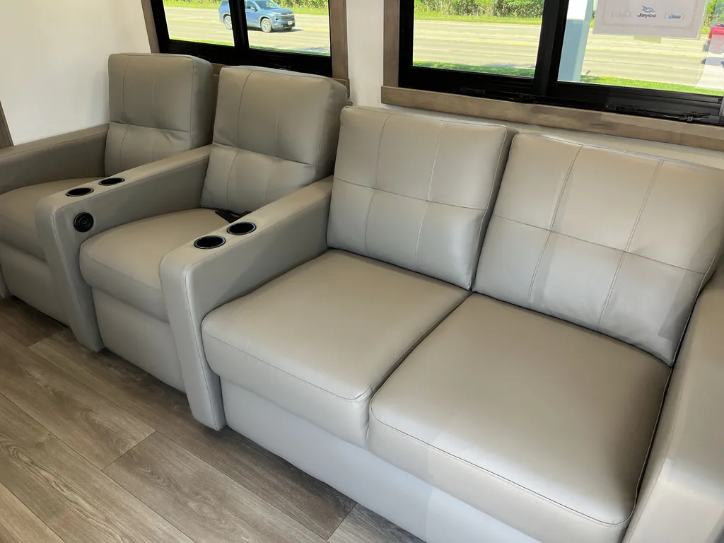 2027 Entegra Coach Vision XL 36C, Photos photo 9