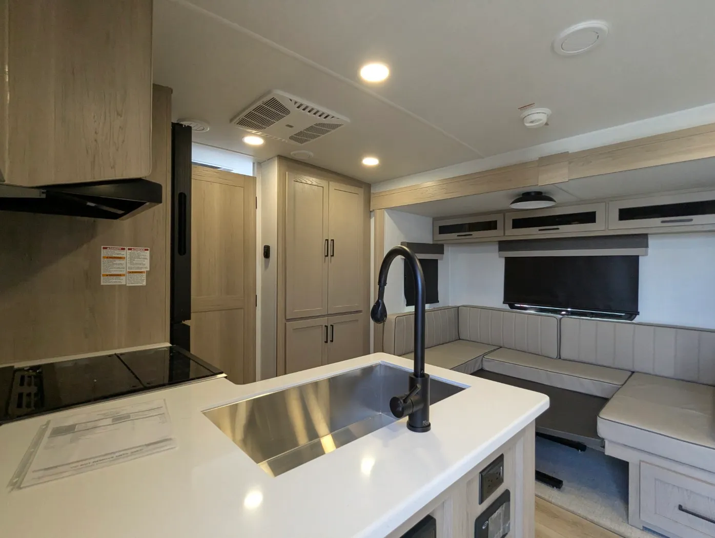 2026 Forest River Rockwood Mini Lite 2214S — Photo 7