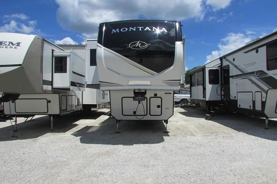 2025 Keystone Montana 3781RL - Photo 4