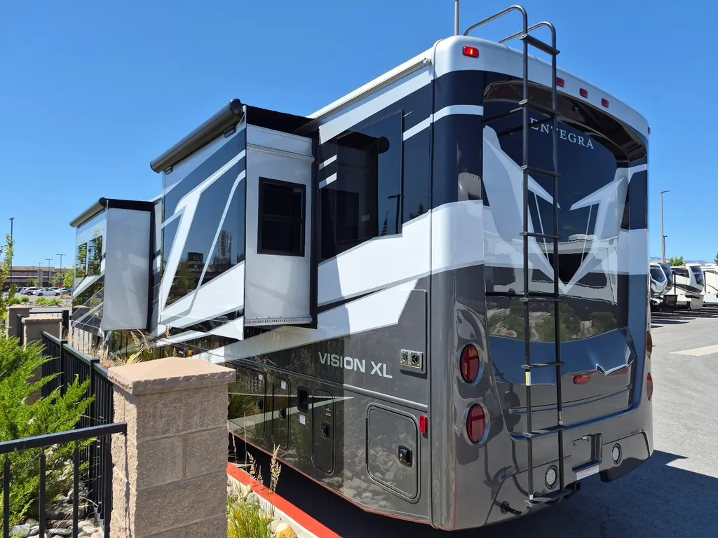 2027 Entegra Coach Vision XL 36C, Photos photo 2