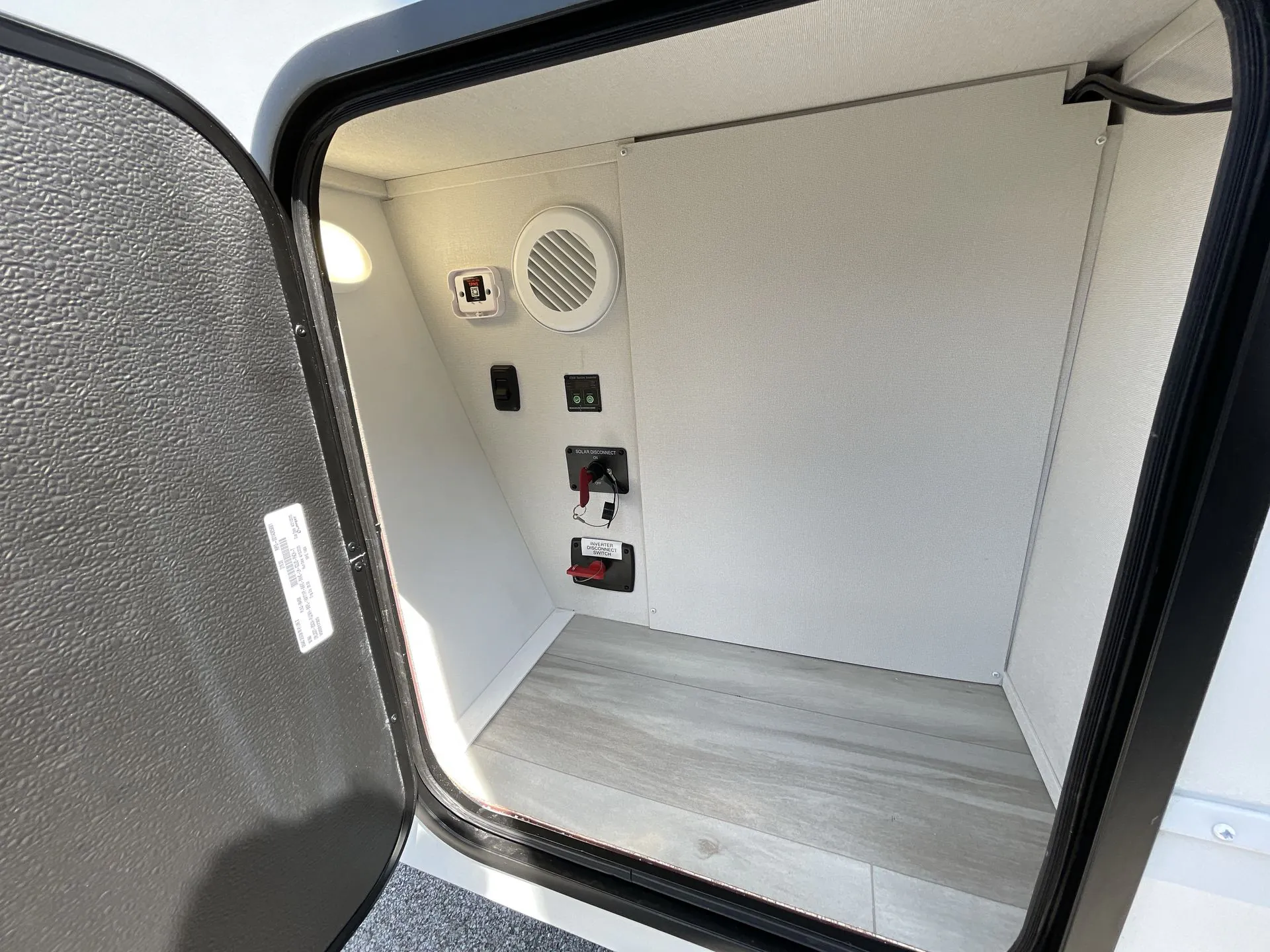 2026 Grand Design Momentum G-Class 27G - Photo 3