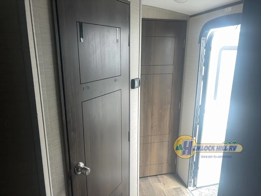 2019 Keystone Premier Ultra Lite 30RIPR, Photos photo 25
