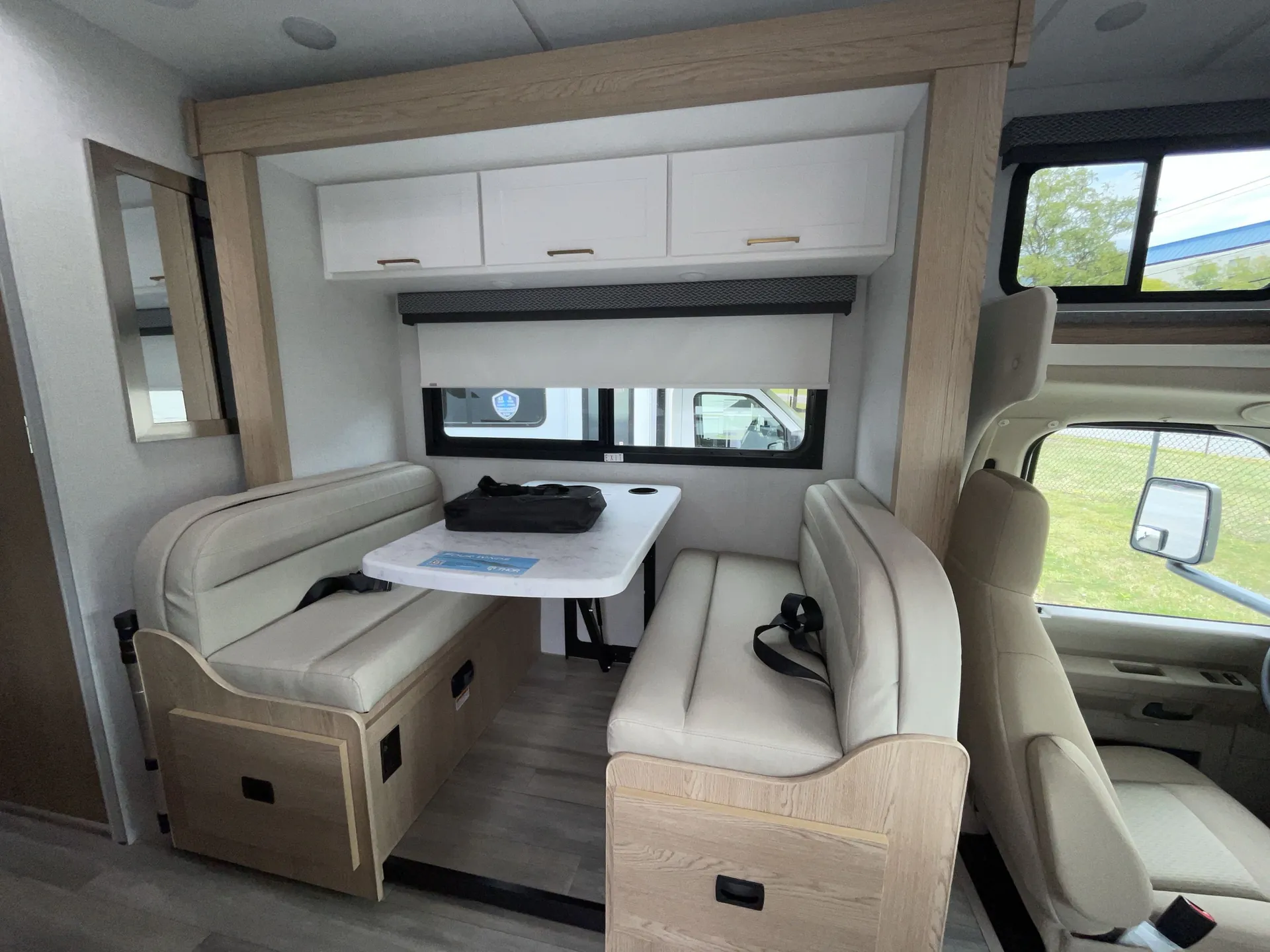 2026 Thor Motor Coach Four Winds 25Z - Photo 2