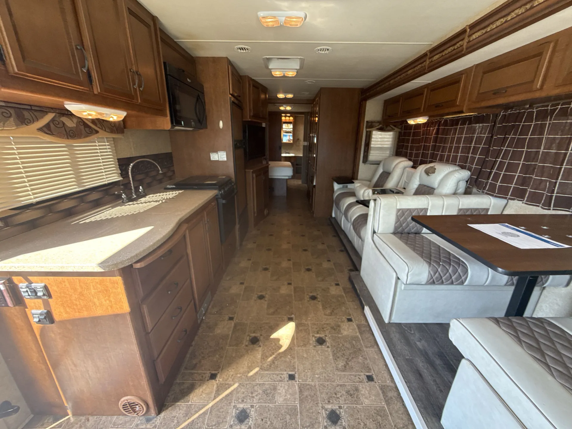 2014 Thor Motor Coach Hurricane 34E — living area main