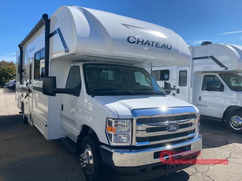 2026 Thor Motor Coach Chateau 28Z - Photo 2