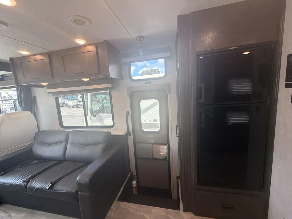 2024 Coachmen Pursuit 31BH, Photos photo 7