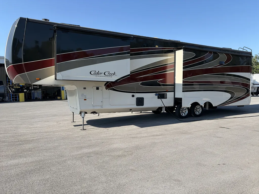 2020 Forest River Cedar Creek Champagne Edition 38EL, Photos photo 6