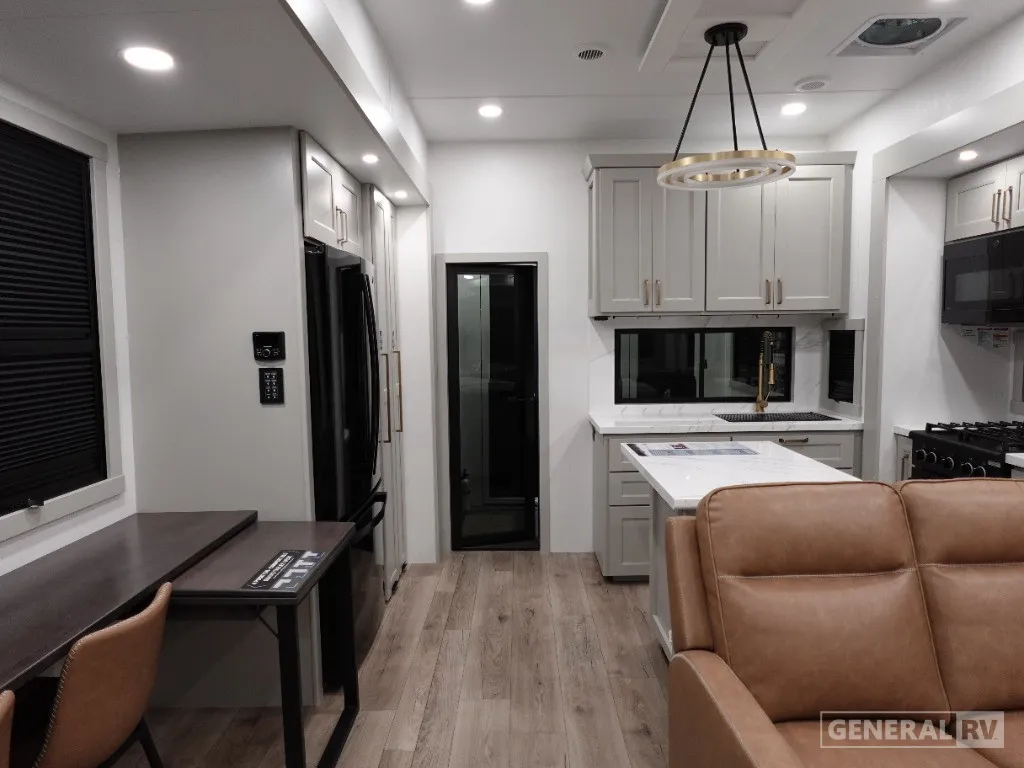 2026 Brinkley Model G 3250 - Photo 3