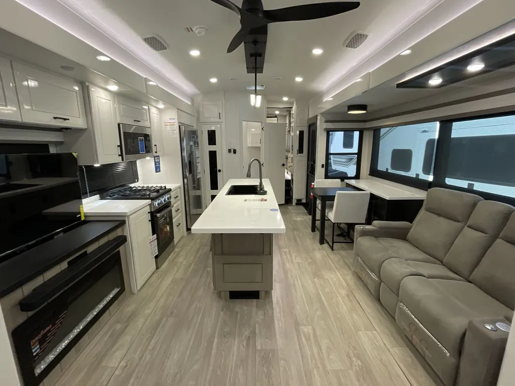 2027 Jayco Pinnacle 36FBTS, Photos photo 5