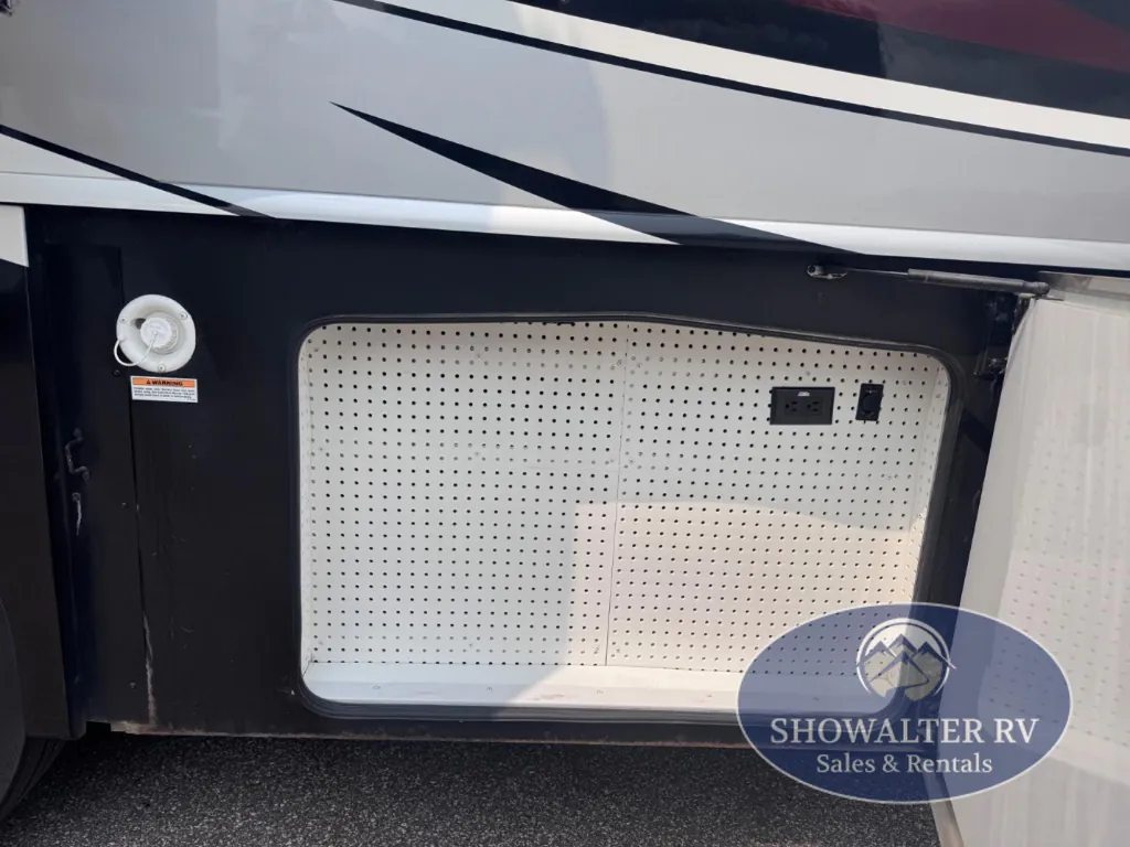 2016 Fleetwood Pace Arrow LXE 38K, Photos photo 13