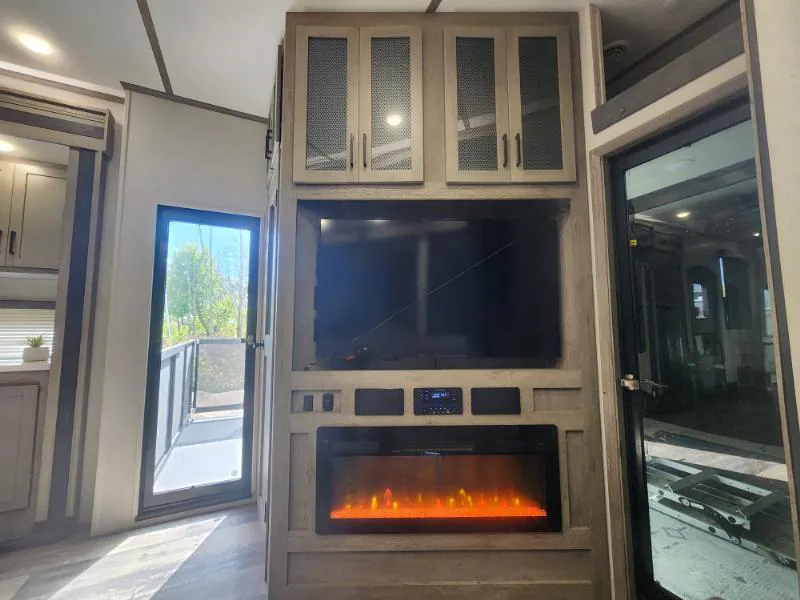 2021 Keystone Raptor 429, Photos photo 12