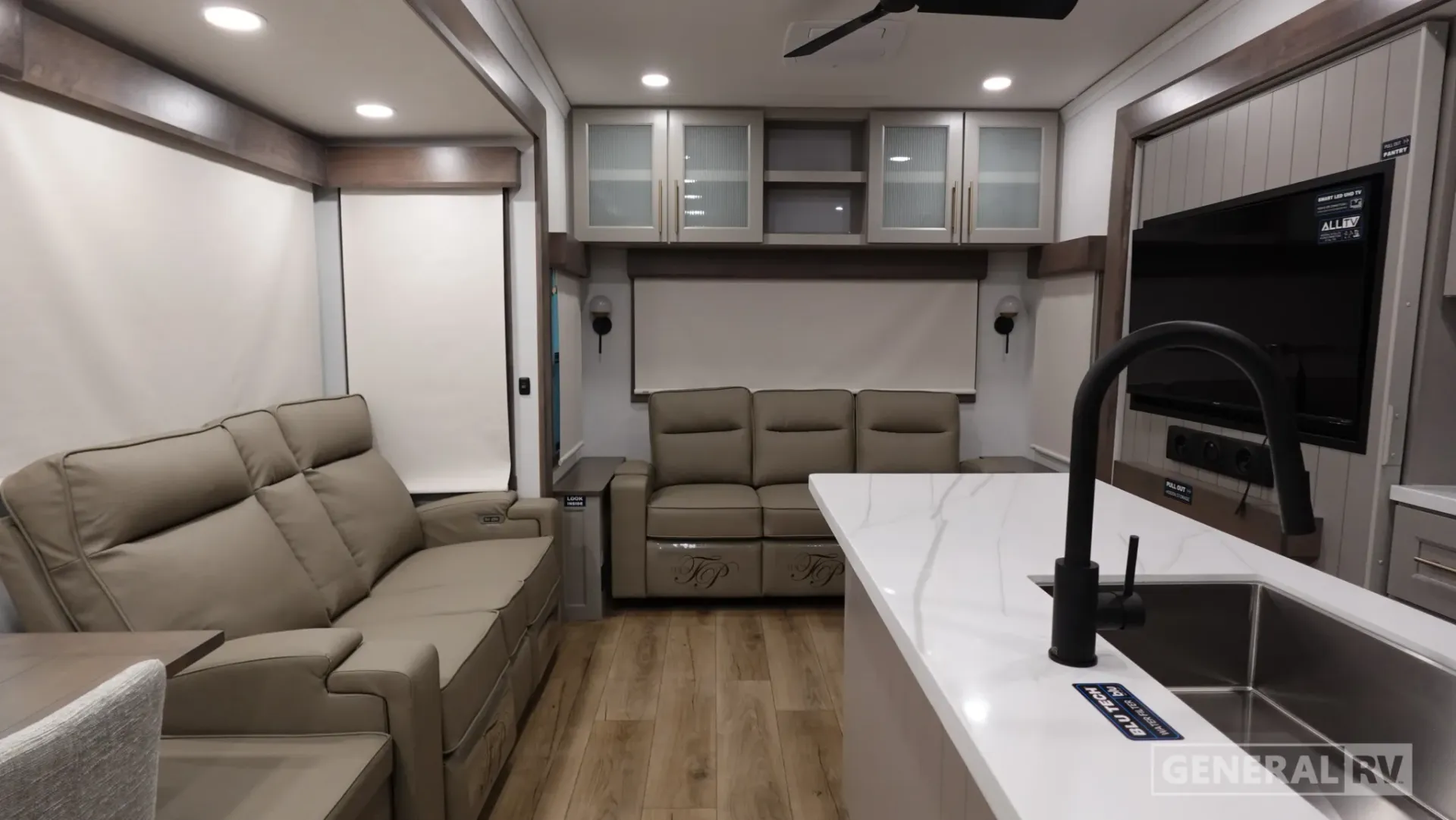 2026 Alliance RV Paradigm 310RL - Photo 3