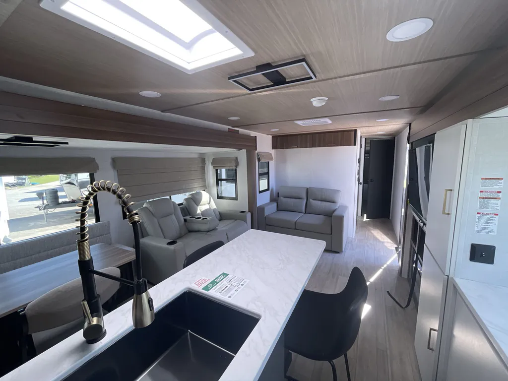 2026 Forest River Vibe 3400XL, Photos photo 3