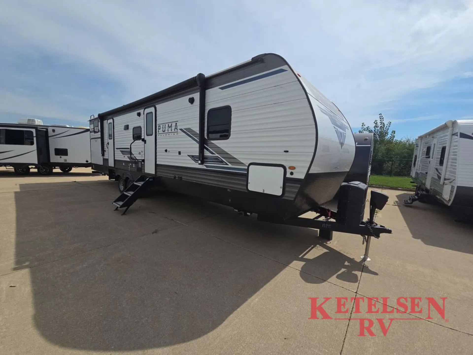 2023 Palomino Puma 32BHDB - Photo 3