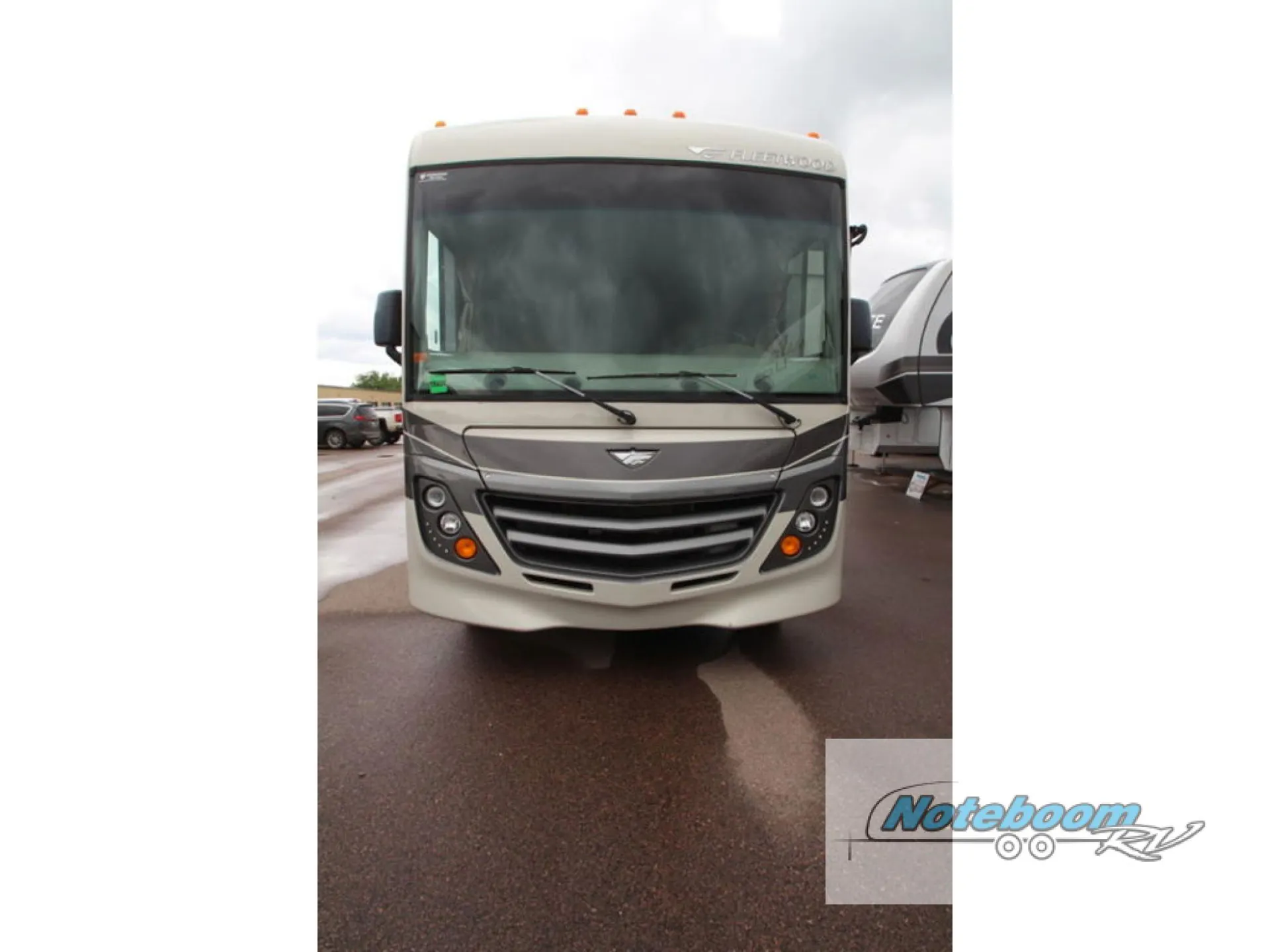 2018 Fleetwood Flair LXE 31B - Photo 4