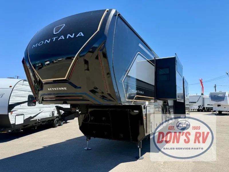 2026 Keystone Montana 3900RK - Photo 2