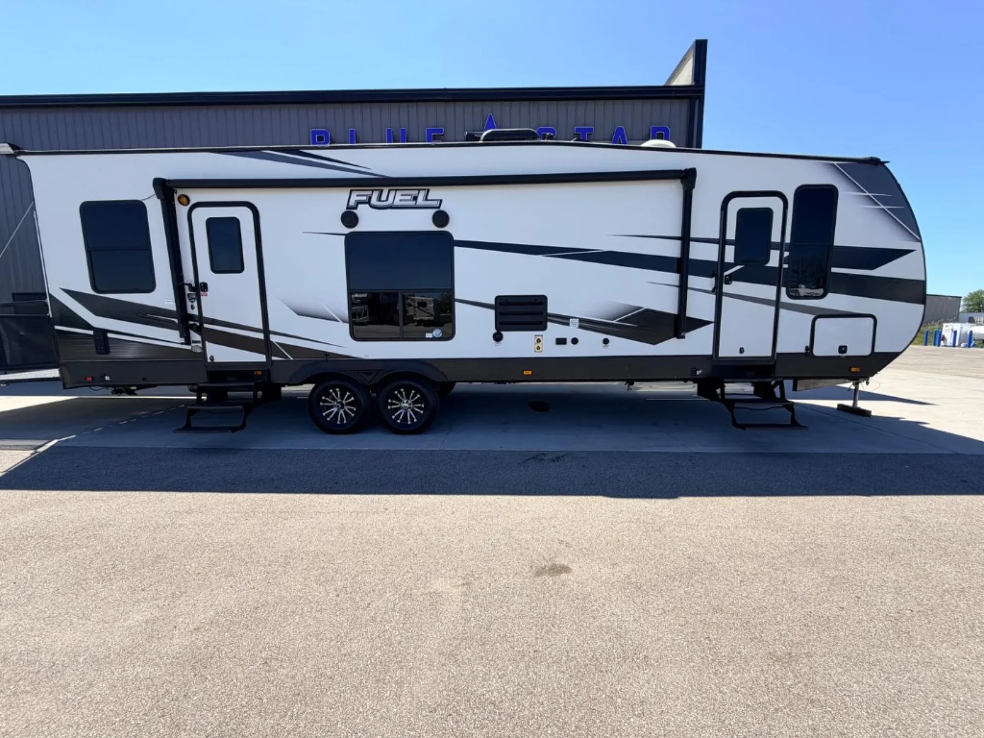 2022 Heartland Fuel 305 - Photo 2