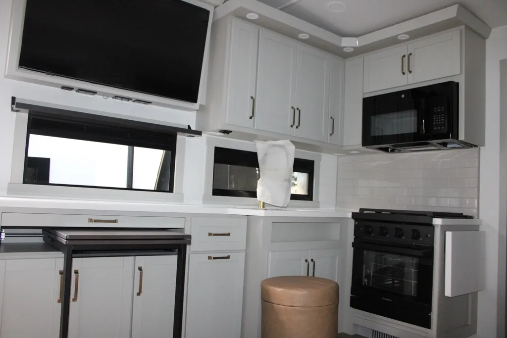 2026 Brinkley Model Z 2810, Photos photo 16