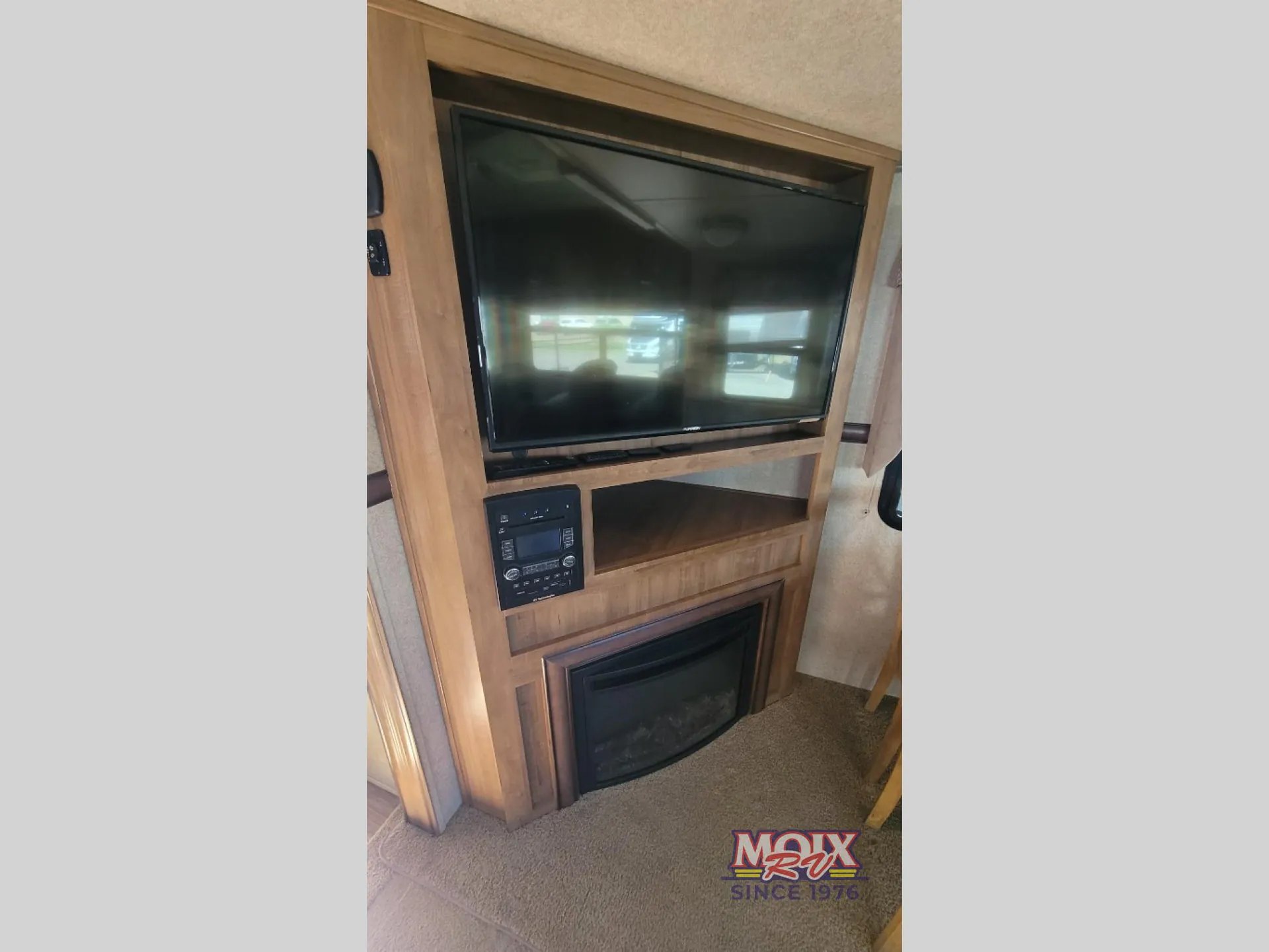 2017 Forest River Rockwood Signature Ultra Lite 8289WS — Photo 6