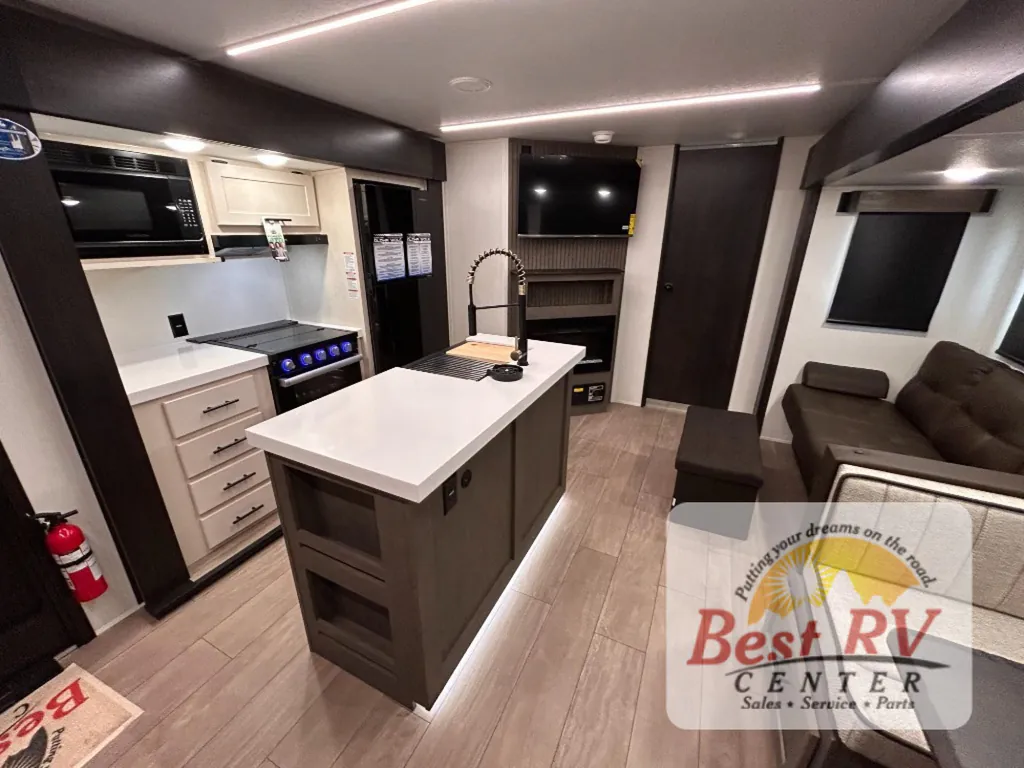 2026 Forest River Cherokee Alpha Wolf 33BH, Photos photo 29