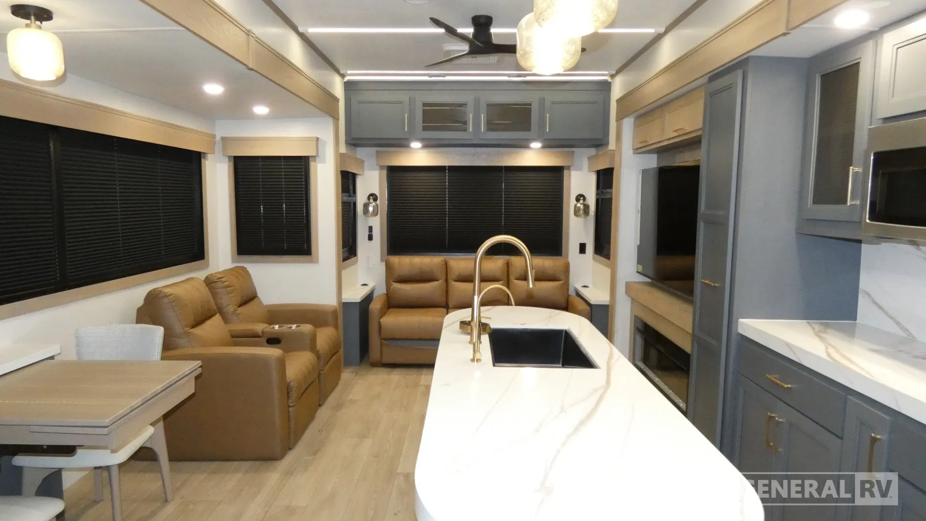 2027 Crossroads RV Redwood 412GK - Photo 3