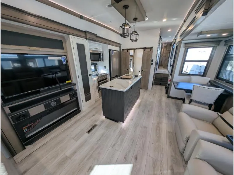 2025 Keystone Montana 3857BR - Photo 4