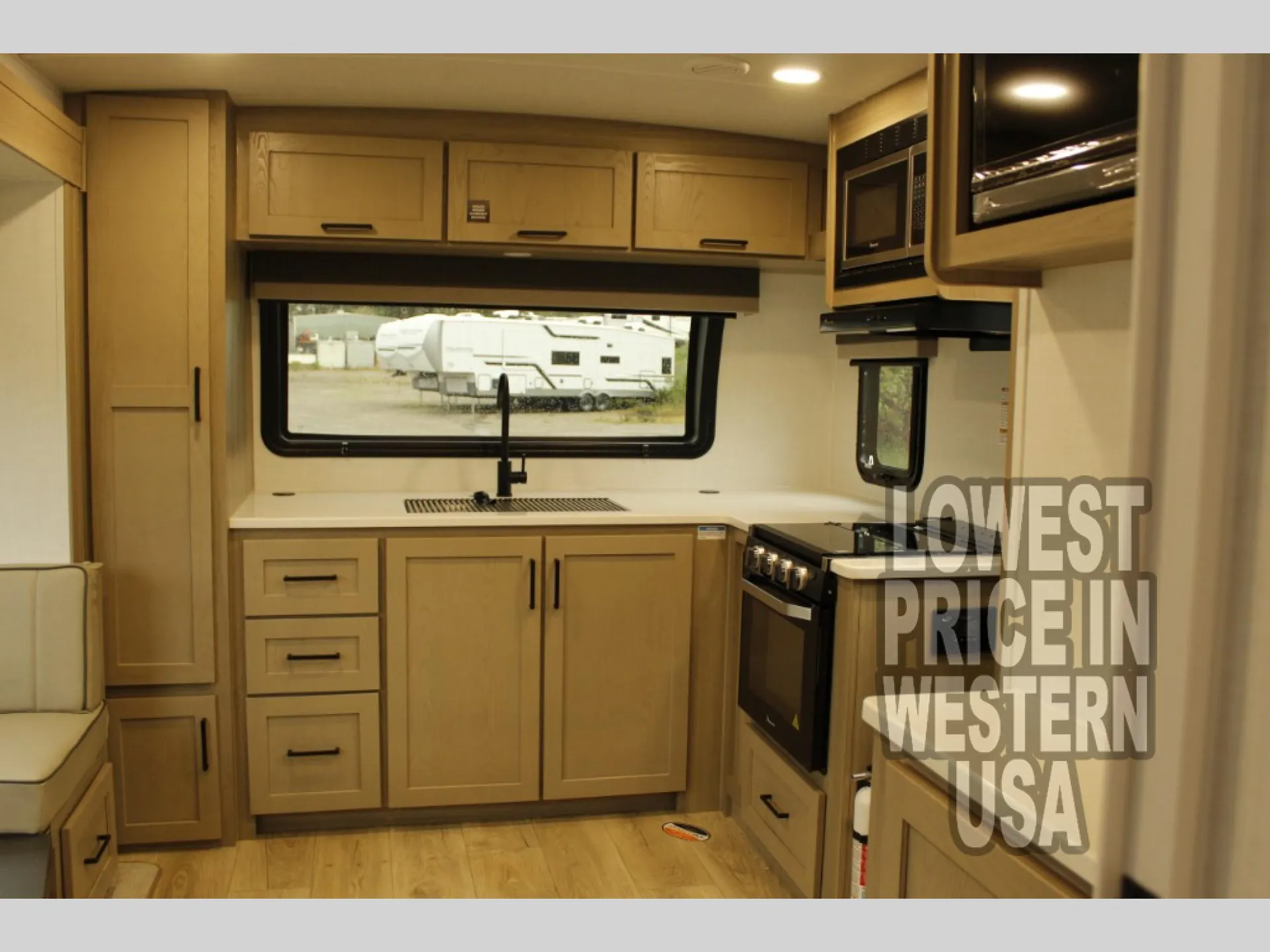2026 Forest River Rockwood Mini Lite 2506FK — Photo 6