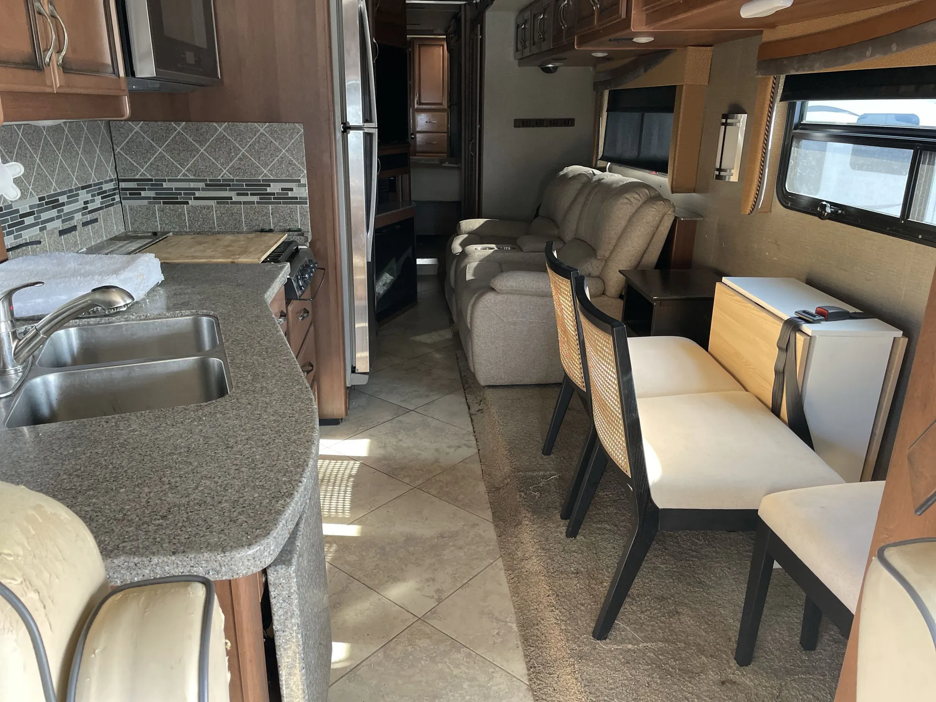 2015 Fleetwood Expedition 38K — living area main