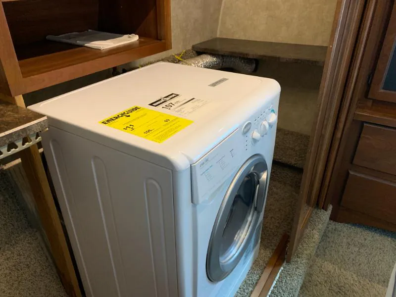 2014 Keystone Montana 3100RL, Photos photo 40