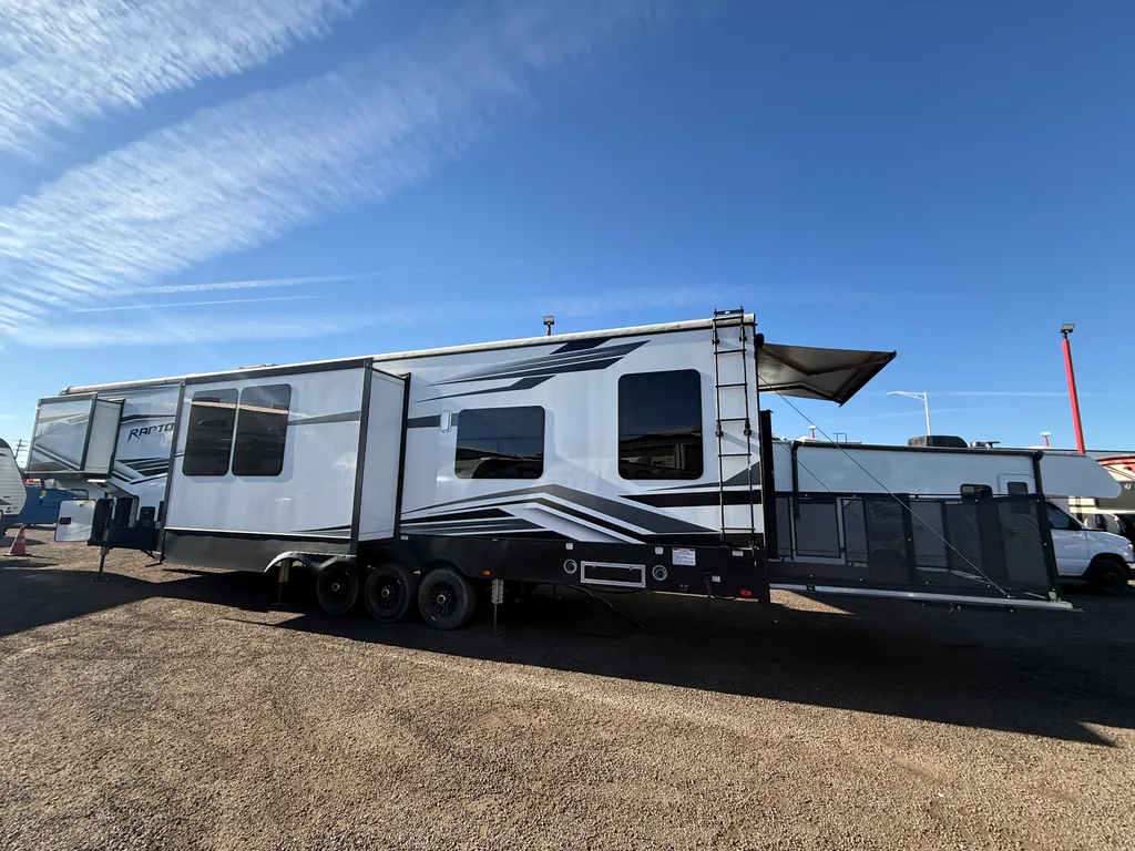 2022 Keystone Raptor 423, Photos photo 5