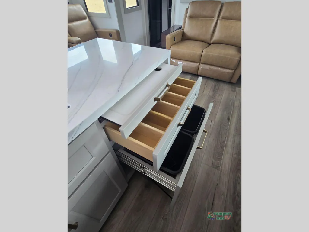 2026 Brinkley Model G 4100, Photos photo 24