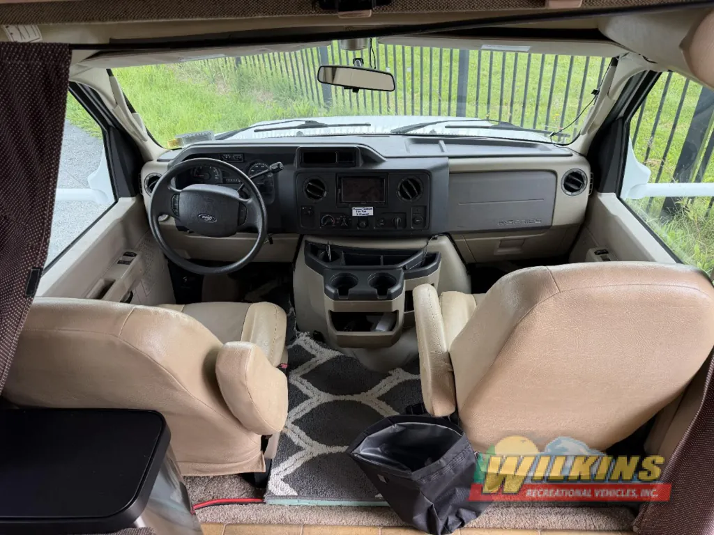 2010 Forest River Sunseeker 2300, Photos photo 18