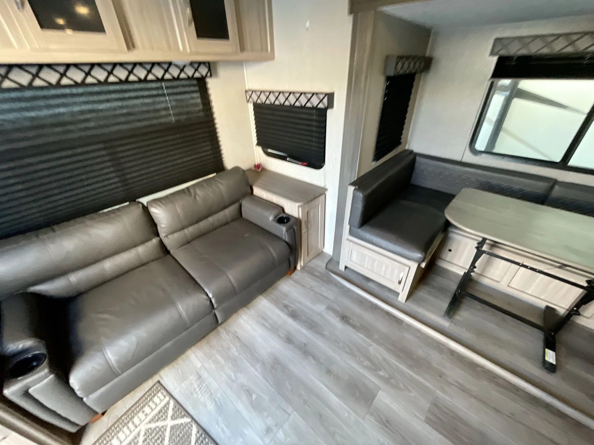 2021 Coachmen Freedom Express Liberty Edition 279 RLDSLE — living area main