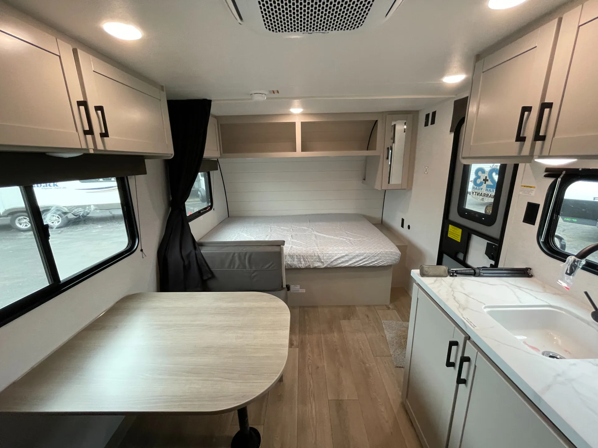 2027 Jayco Jay Flight 175BH - Photo 3