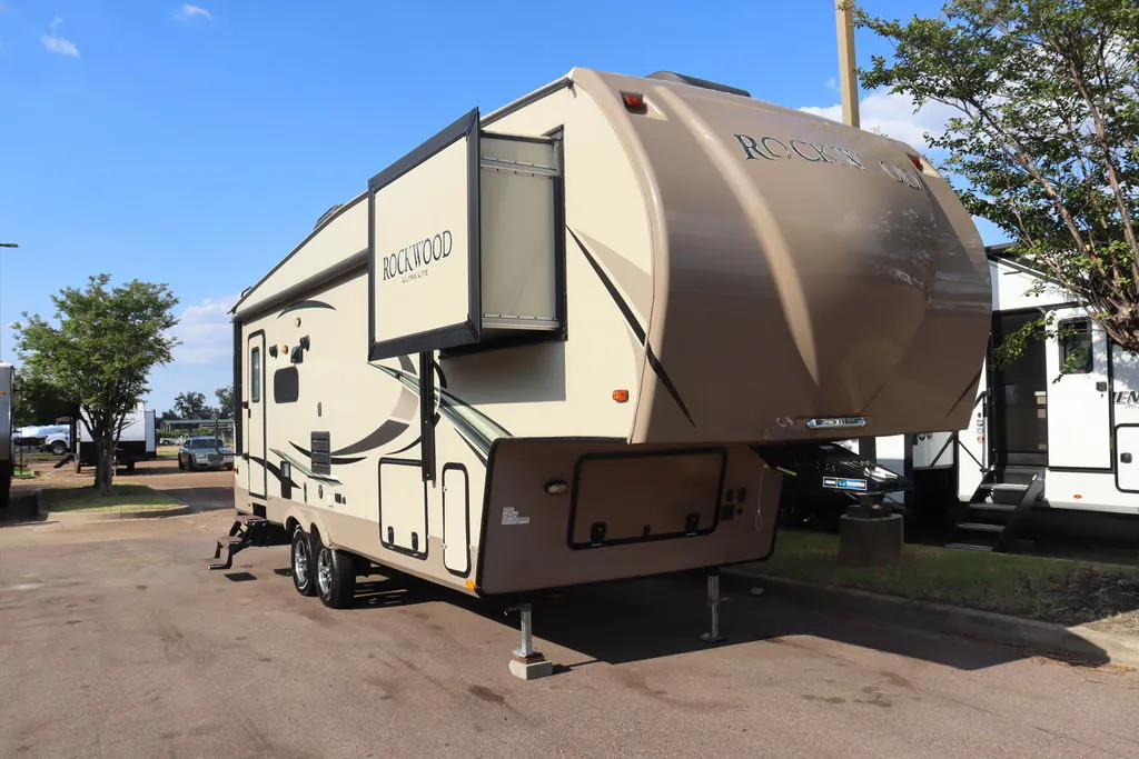 2018 Forest River Rockwood Ultra Lite 2720WS - Photo 2