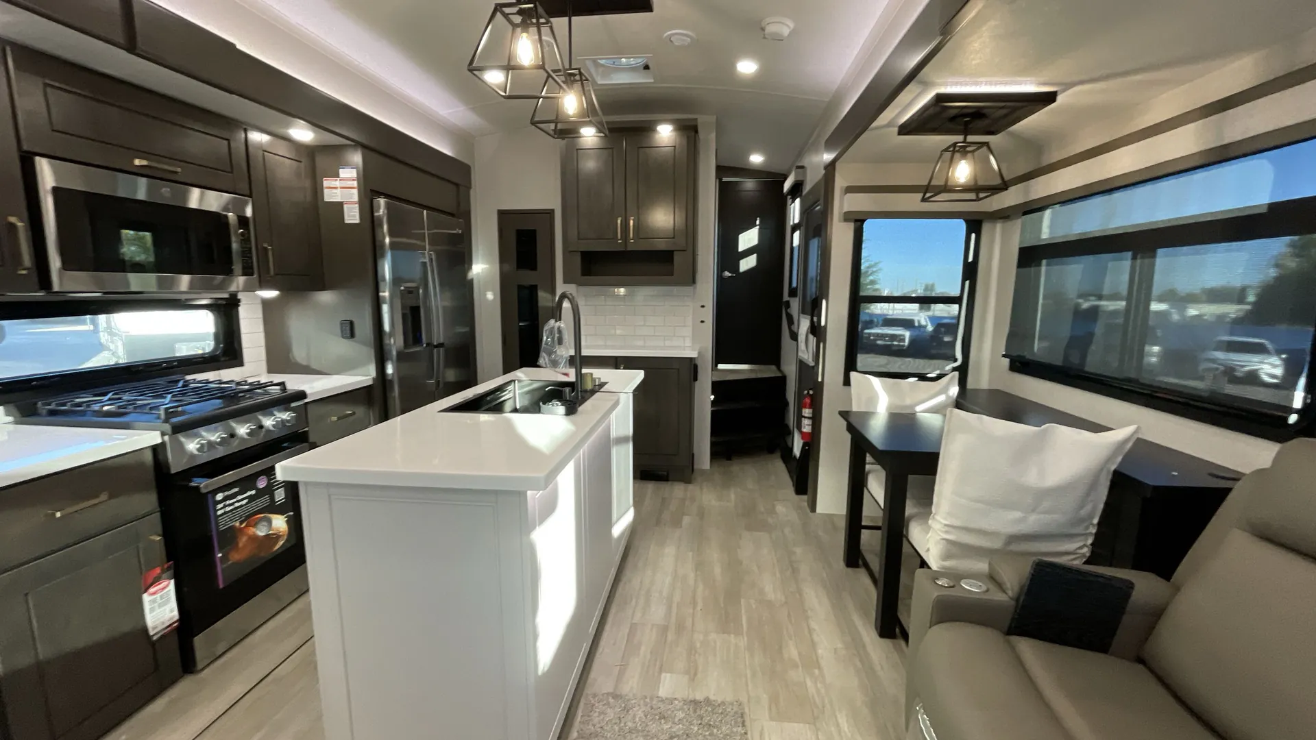 2026 Heartland Bighorn 31RL — living area main