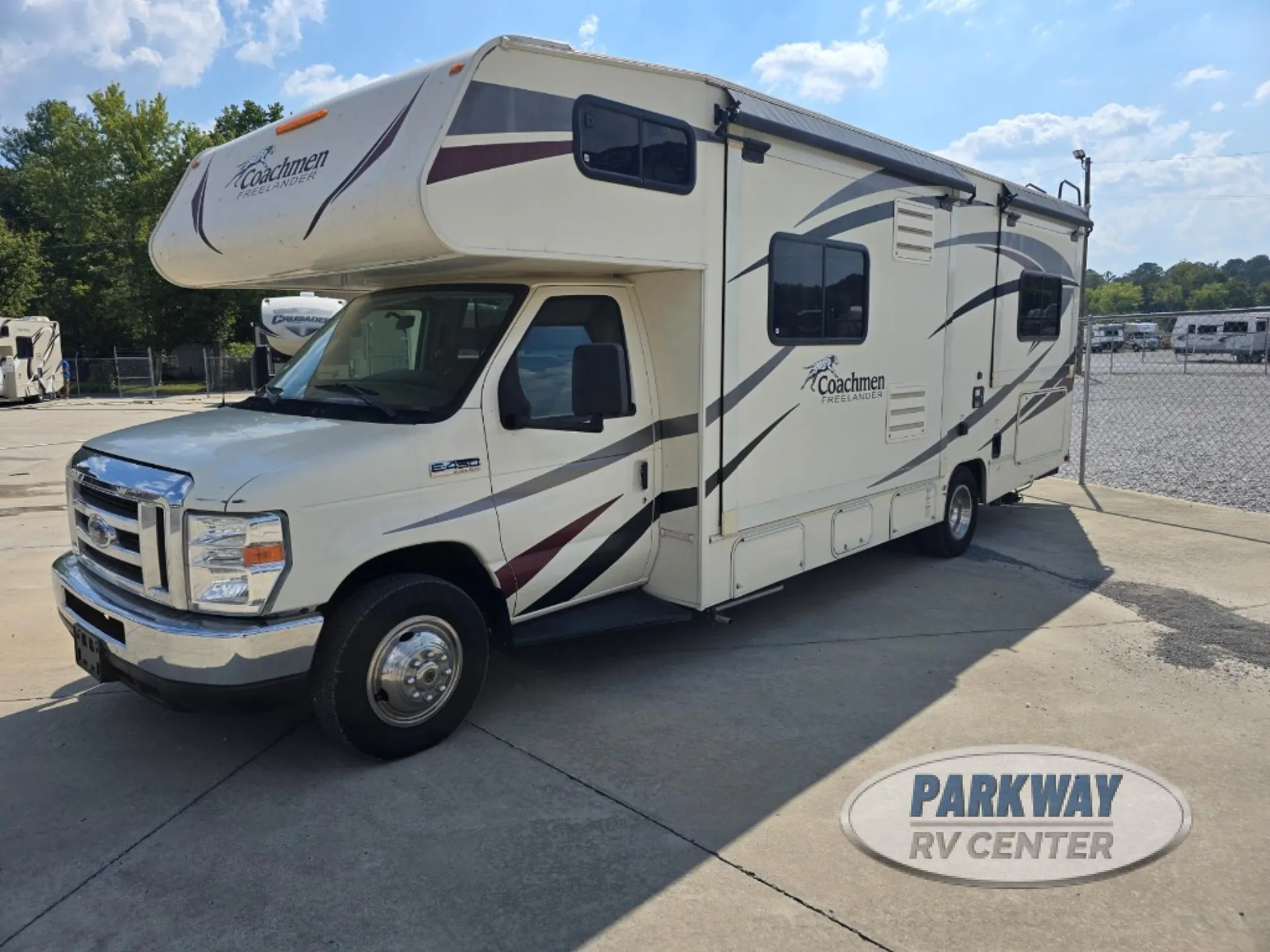 2019 Coachmen Freelander 26DS - Ford 450 - Photo 2