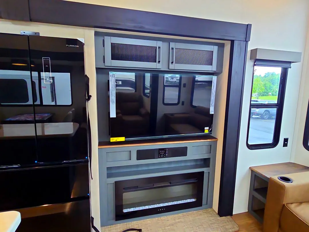 2027 Forest River Puma Vista 402LFT — Photo 6