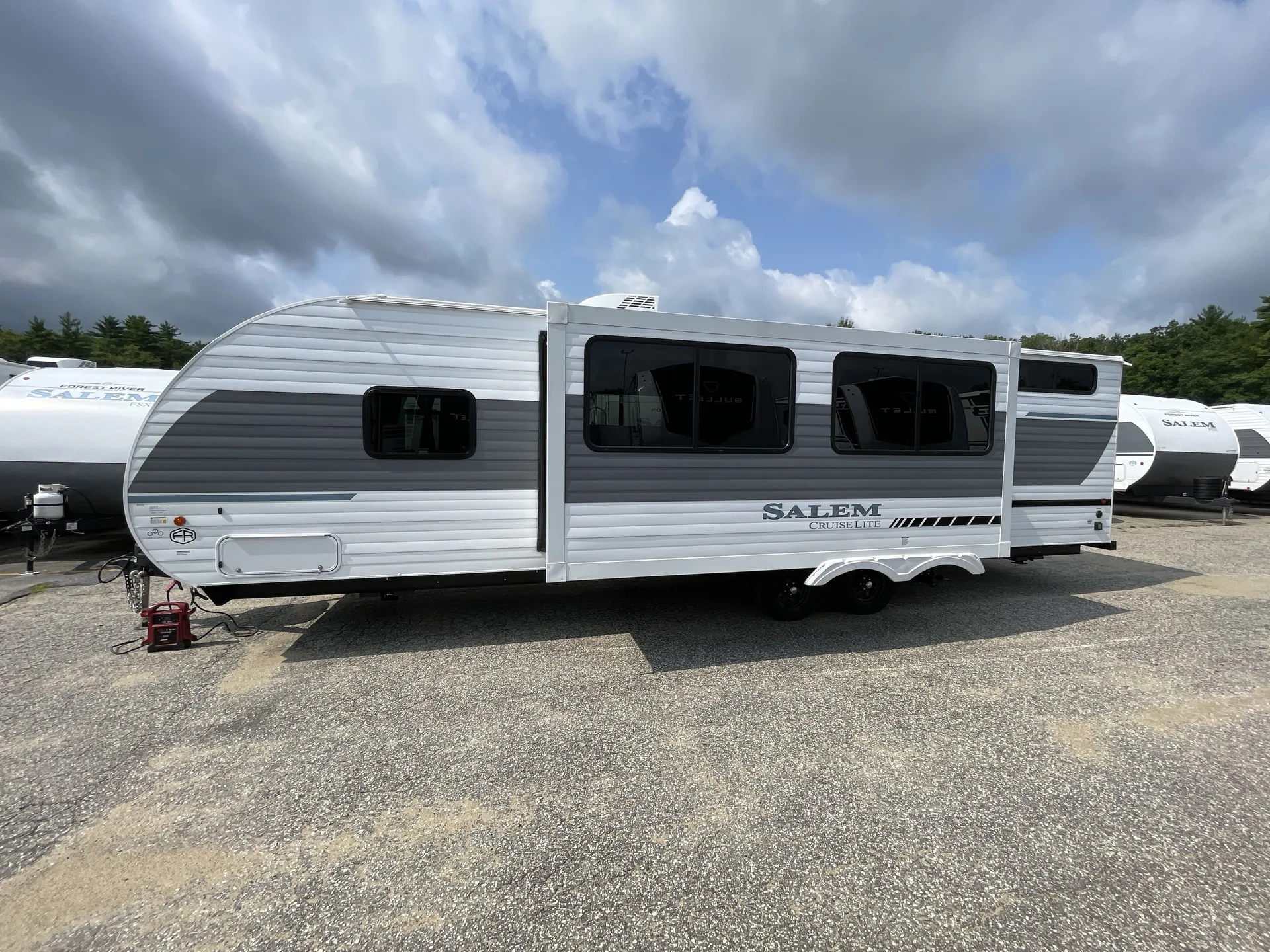 2027 Forest River Salem Cruise Lite 28VBXL — off campside