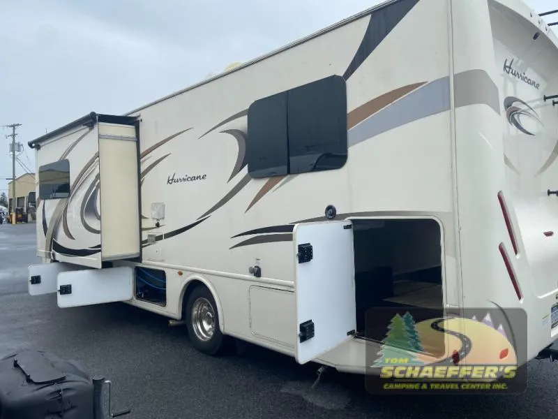 2018 Thor Motor Coach Hurricane 31Z - Photo 4