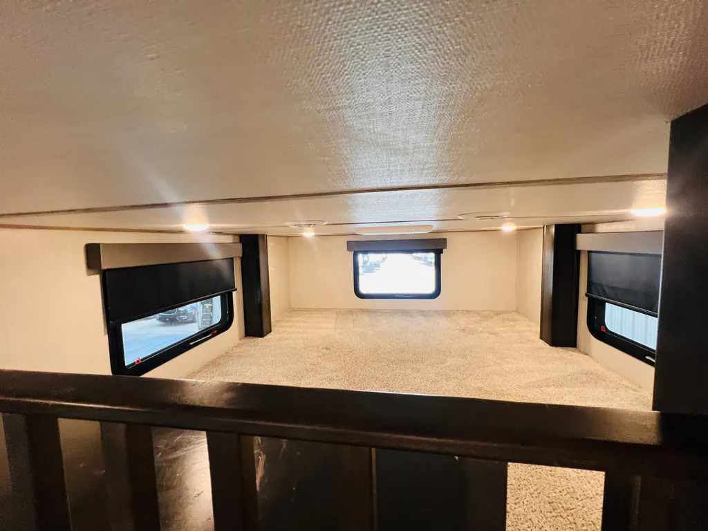 2023 Keystone Avalanche 390DS, Photos photo 27