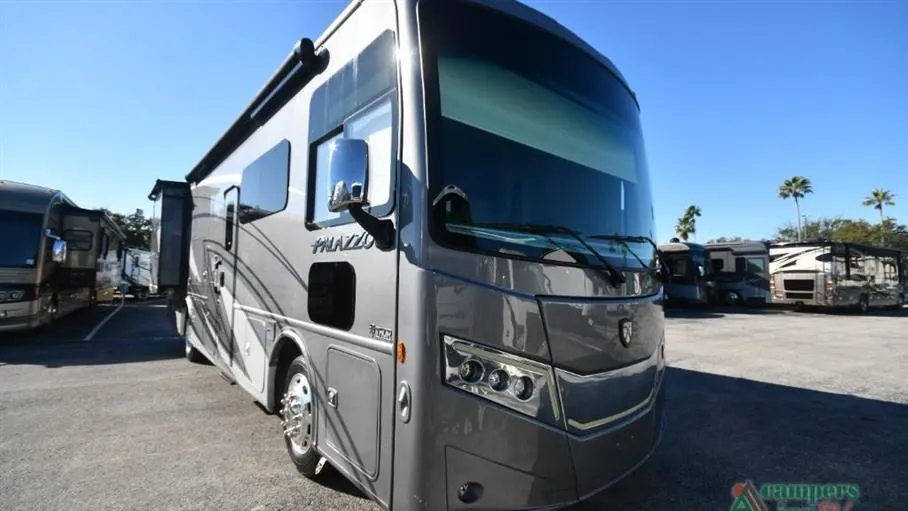 2023 Thor Motor Coach Palazzo 33.5 - Photo 2